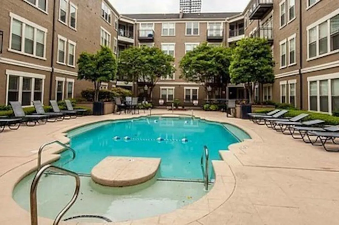 Heart Of Downtown Memphis! Sleeps 6! Apartment